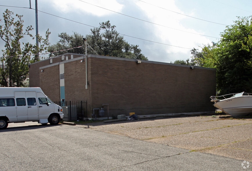 2401 Esplanade Ave, New Orleans, LA for sale - Building Photo - Image 2 of 2