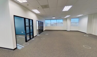 19120 SE 34th St, Vancouver, WA for lease Building Photo- Image 2 of 2