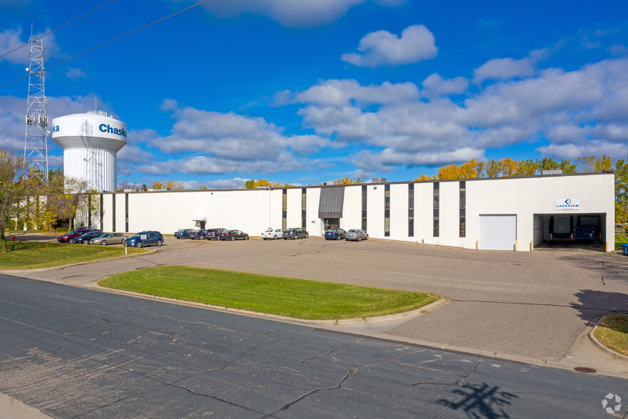 141-143 N Jonathan Blvd N, Chaska, MN for lease - Building Photo - Image 1 of 7