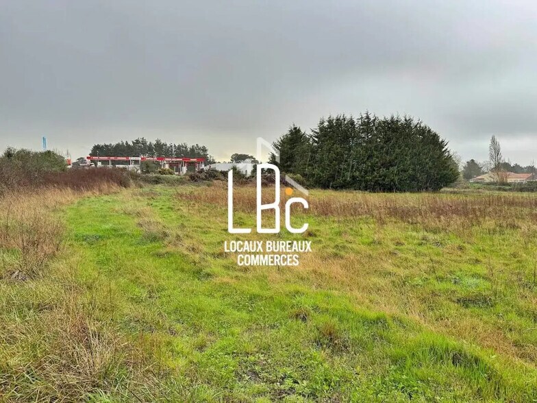 Chemin De La Culée, Villeneuve-en-Retz for sale - Building Photo - Image 2 of 5