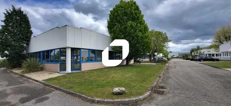 Office in Mérignac for lease - Building Photo - Image 1 of 8