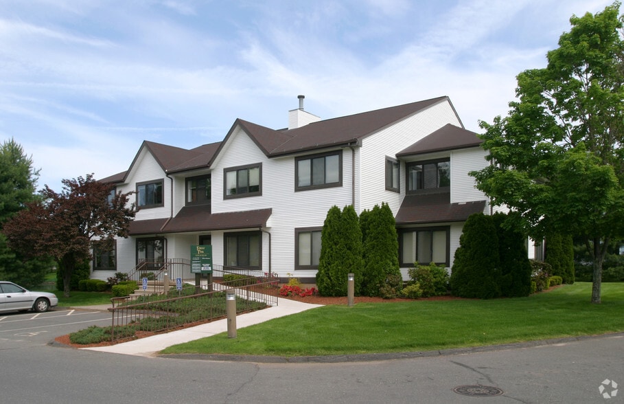 2 Forest Park Dr, Farmington, CT for lease - Primary Photo - Image 1 of 14