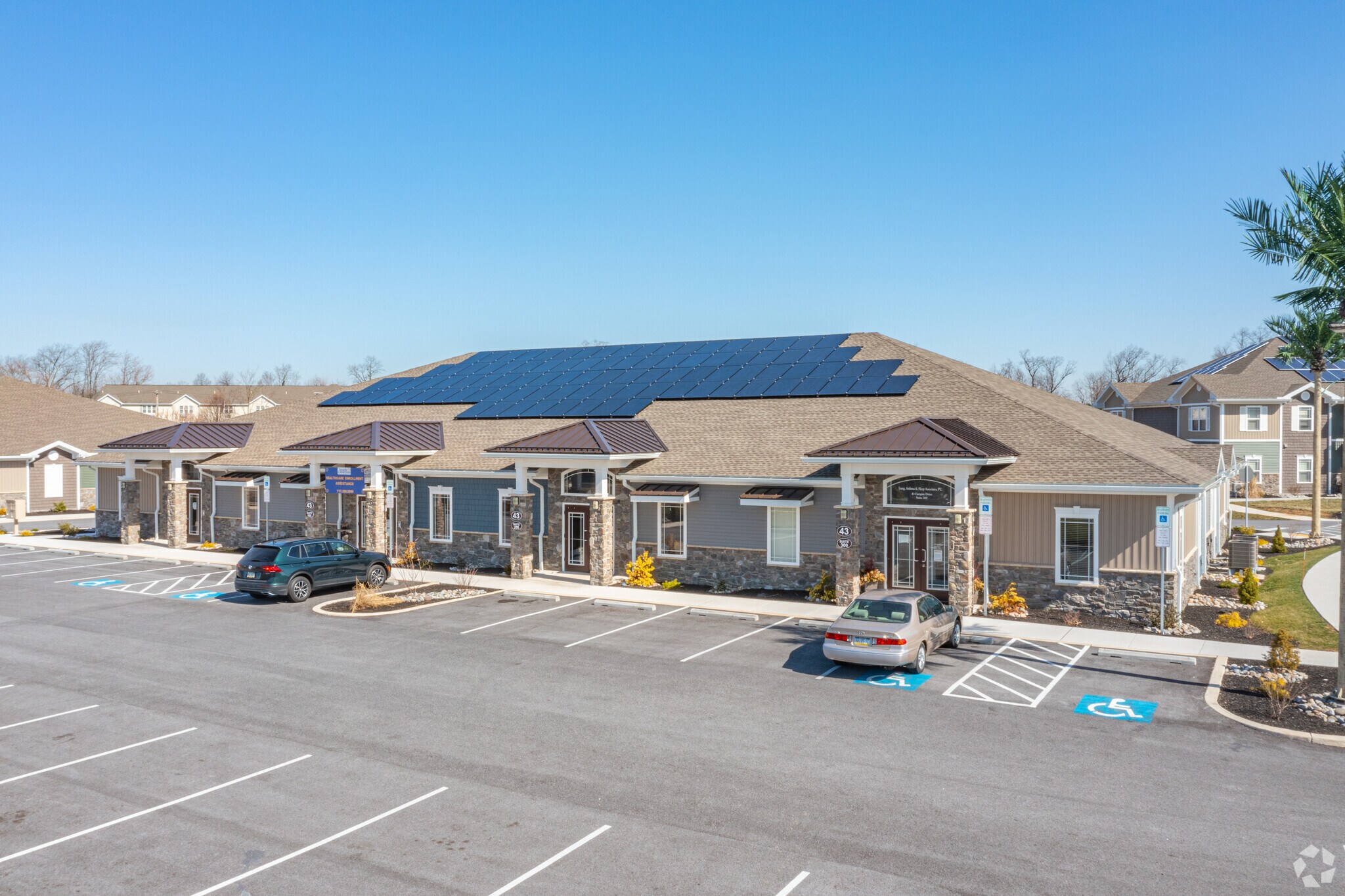 43 Eastgate Dr, Carlisle, PA for sale Primary Photo- Image 1 of 1