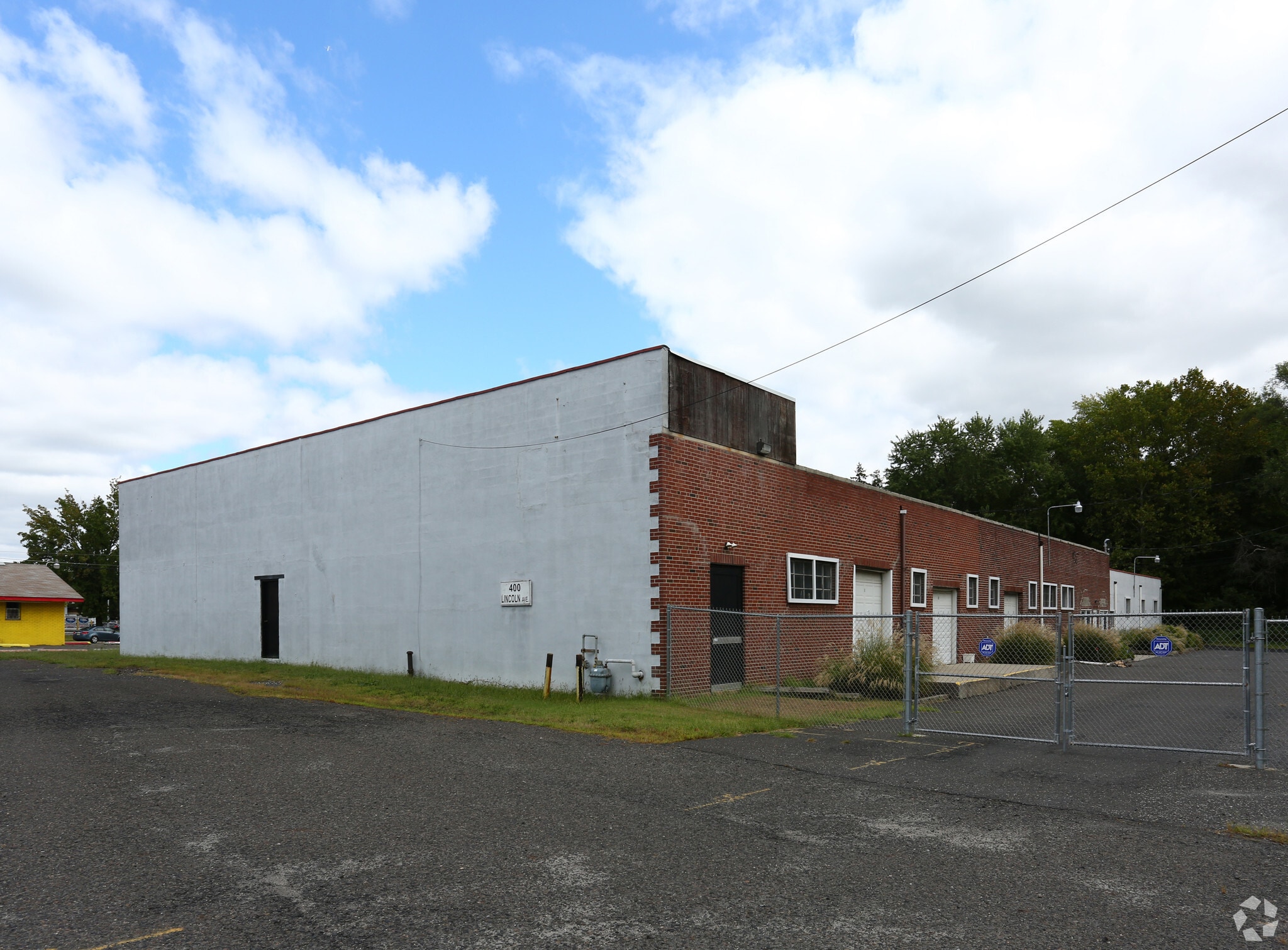 400 Lincoln Ave, West Collingswood Heights, NJ for sale Primary Photo- Image 1 of 5