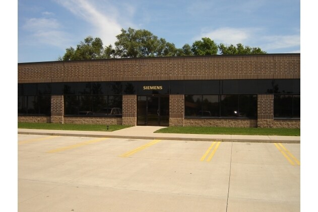 1601 Golden Aspen Dr, Ames, IA for sale Primary Photo- Image 1 of 1