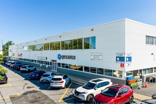 2995-2999 Boul Le Corbusier, Laval QC - Business Park