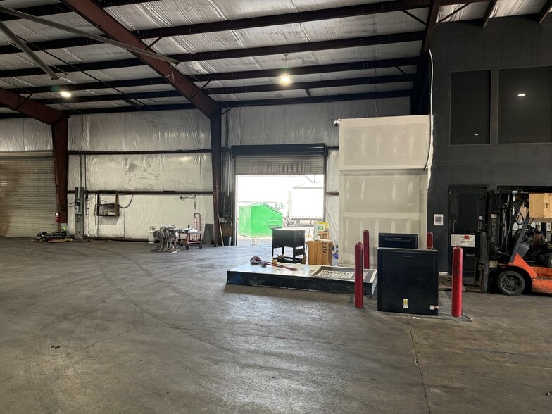 5835 Star Ln, Houston, TX for lease - Building Photo - Image 2 of 14