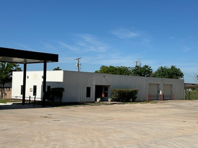 2509 Minnis Dr, Haltom City, TX for sale - Building Photo - Image 1 of 14