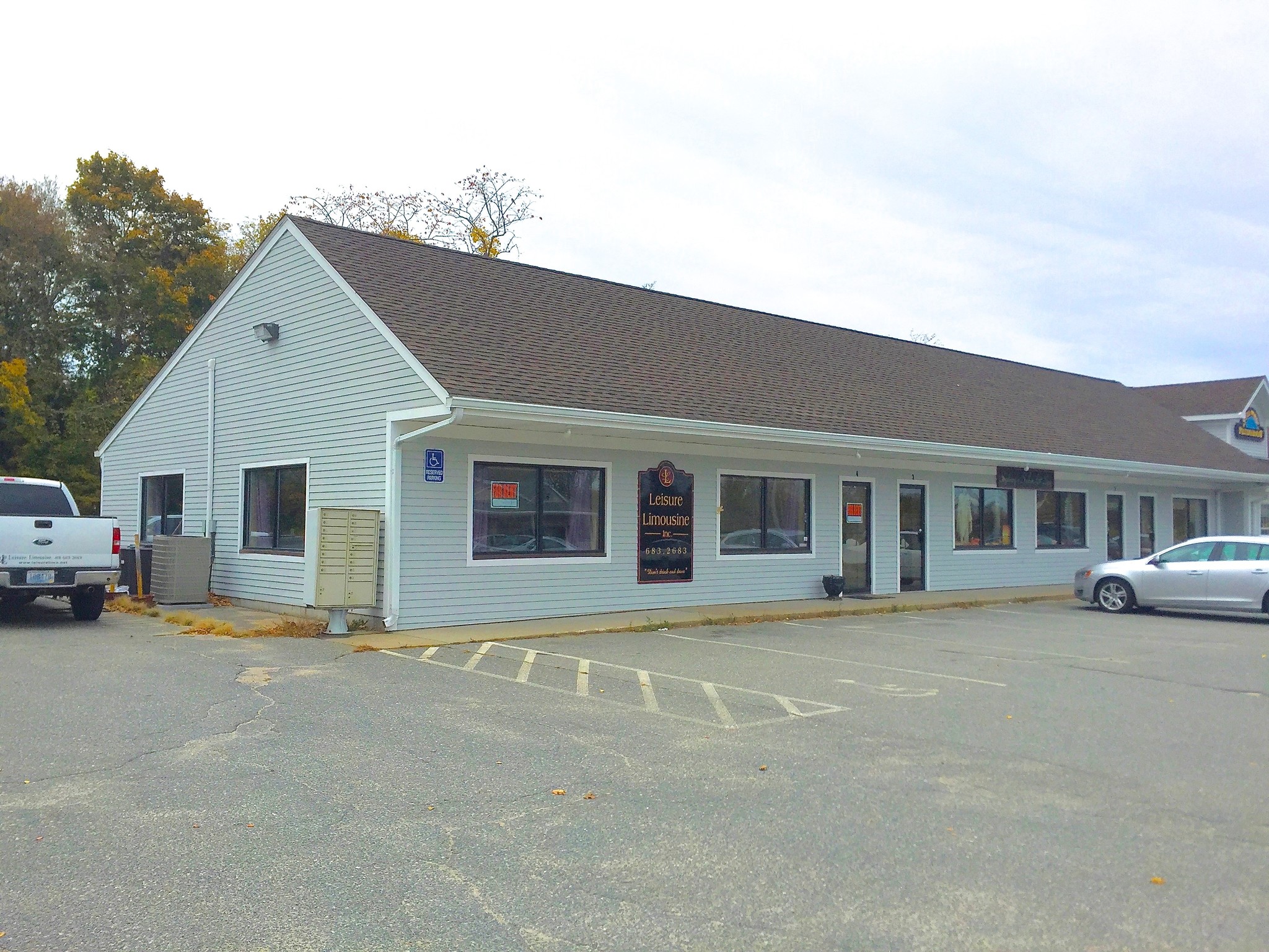 2461 E Main Rd, Portsmouth, RI for sale Building Photo- Image 1 of 1