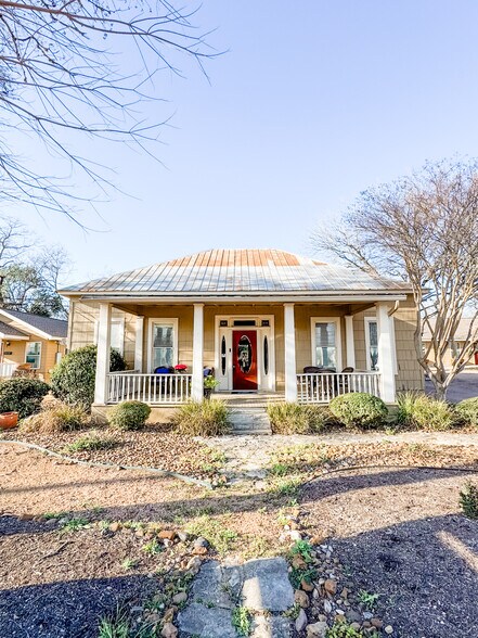 916 E Blanco Rd, Boerne, TX for sale - Primary Photo - Image 1 of 11