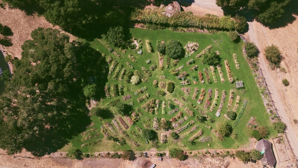 18501 Van Zandt Resort Rd, Philo, CA for sale - Aerial - Image 1 of 94