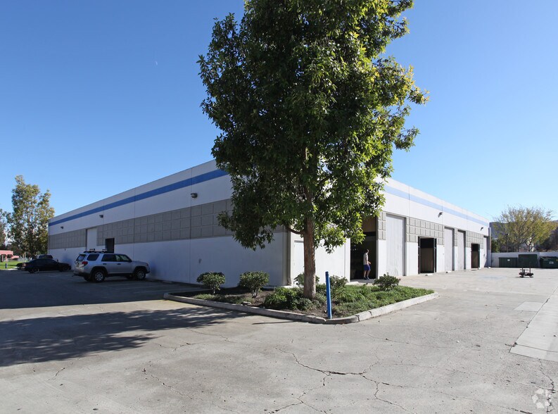 1111 Rancho Conejo Blvd, Newbury Park, CA for lease - Building Photo - Image 2 of 2