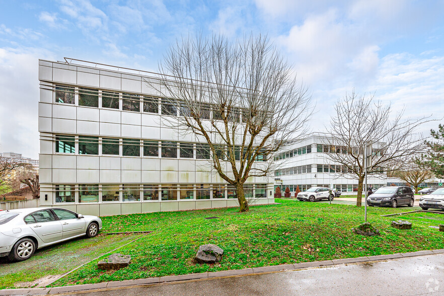 Office in Écully for lease - Building Photo - Image 2 of 2