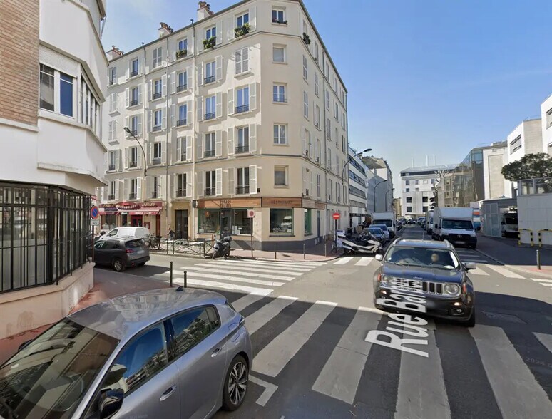 Retail in Levallois-Perret for lease - Building Photo - Image 3 of 3