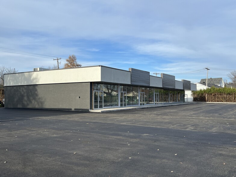 349-359 Ch De La Grande-Cote, Boisbriand, QC for lease - Building Photo - Image 3 of 11