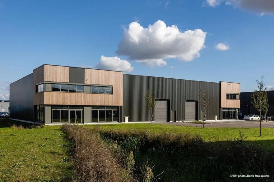 Flex in LA CHAPELLE-D'ARMENTIERES for sale - Building Photo - Image 1 of 8