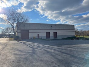 1834 Freedom Rd, Lancaster, PA for lease Building Photo- Image 1 of 7