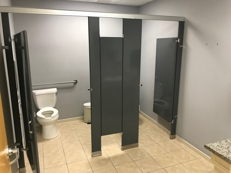 Chester Village Dr, Chester, VA for lease - Building Photo - Image 3 of 5