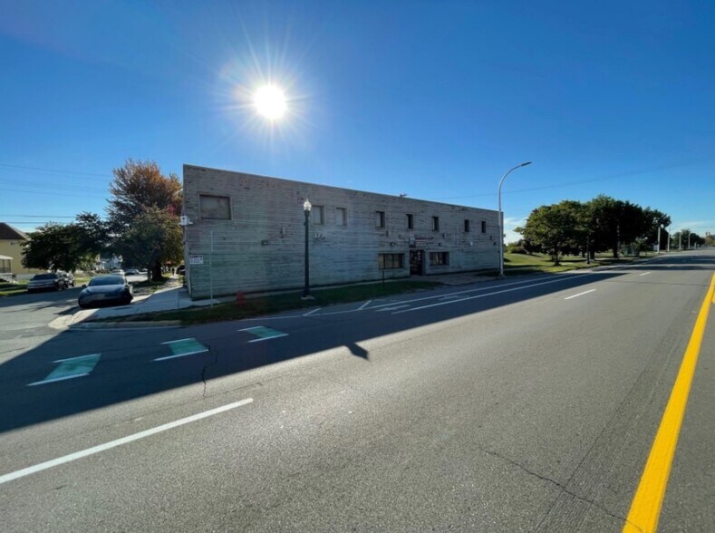 3715 W Jefferson Ave, Ecorse, MI 48229 Office for Sale