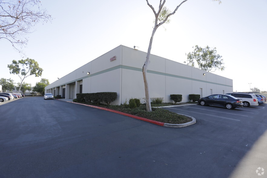 11652 Knott St, Garden Grove, CA for lease - Building Photo - Image 3 of 11