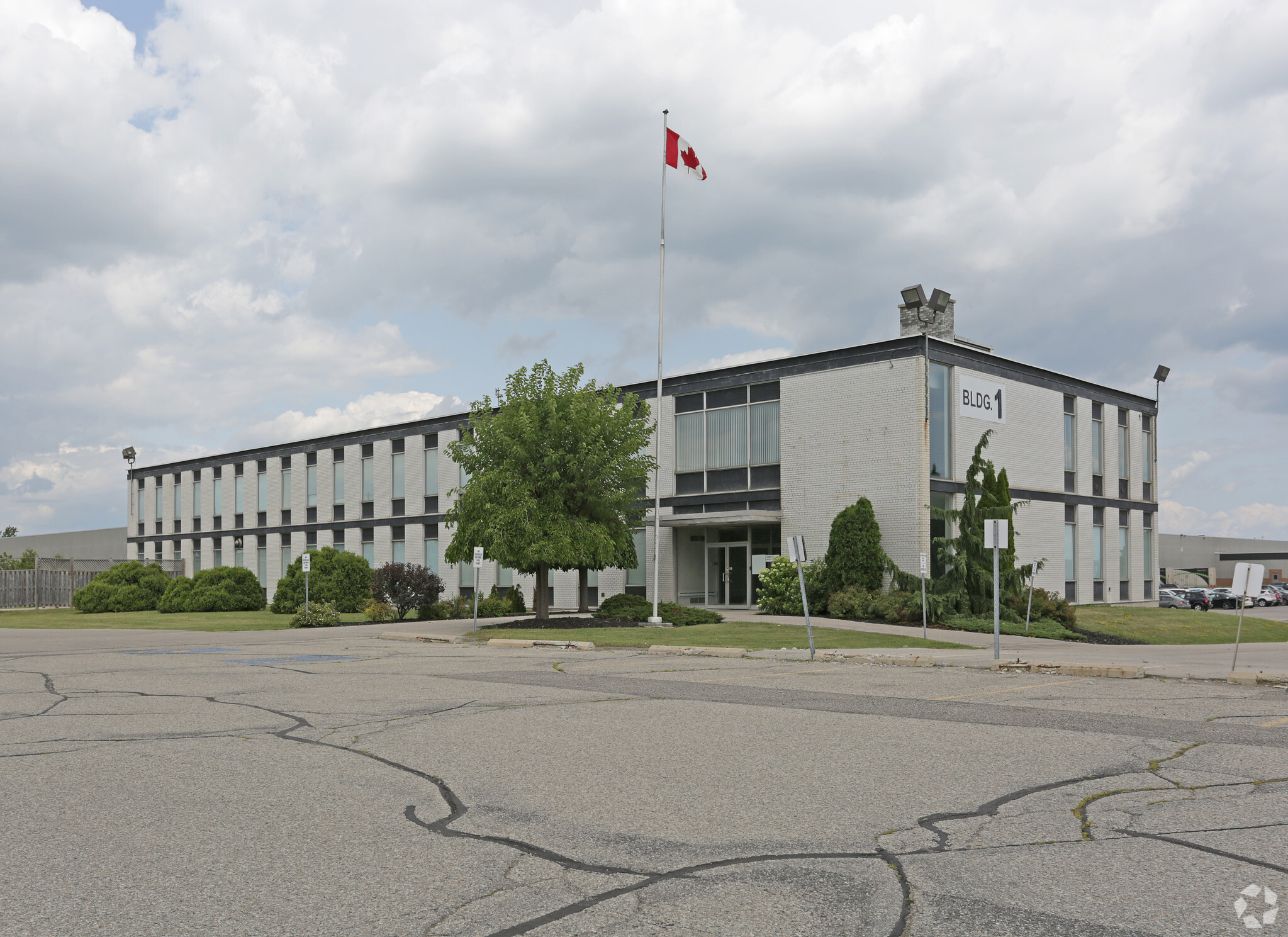 225 Henry St, Brantford, ON for sale Primary Photo- Image 1 of 1