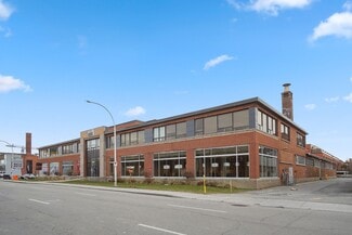 More details for 4360 Ch de la Côte-de-Liesse, Mt Royal, QC - Industrial for Lease
