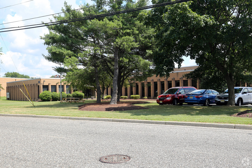 151 Heller Pl, Bellmawr, NJ for sale - Primary Photo - Image 1 of 1