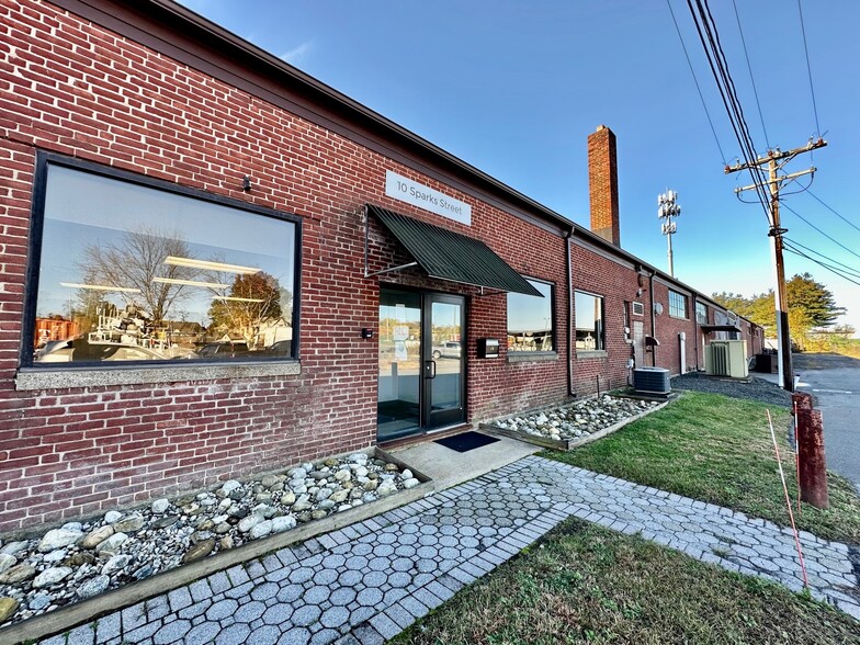 10 Sparks St, Plainville, CT for sale - Building Photo - Image 1 of 18