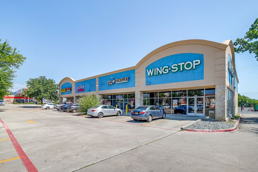 1714 Precinct Line Rd, Hurst, TX for lease - Primary Photo - Image 1 of 9