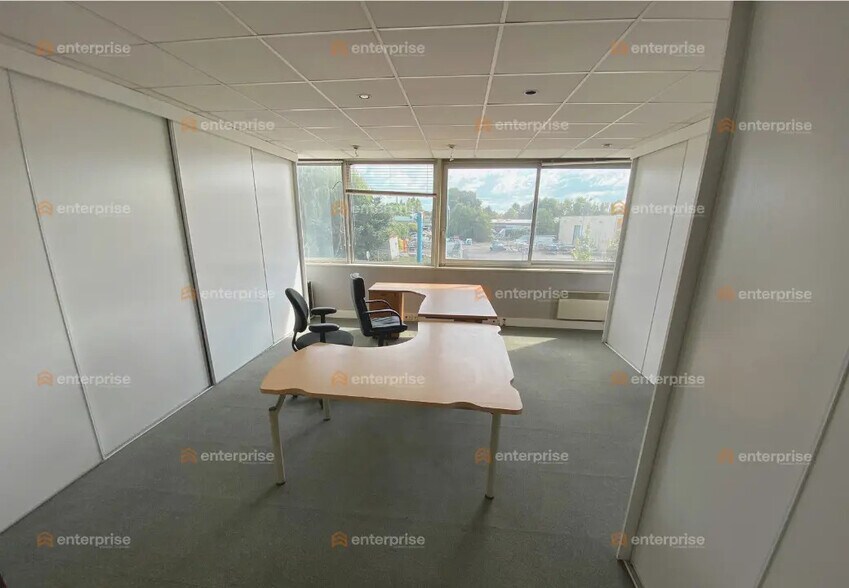 Office in Lezennes for lease - Building Photo - Image 3 of 6
