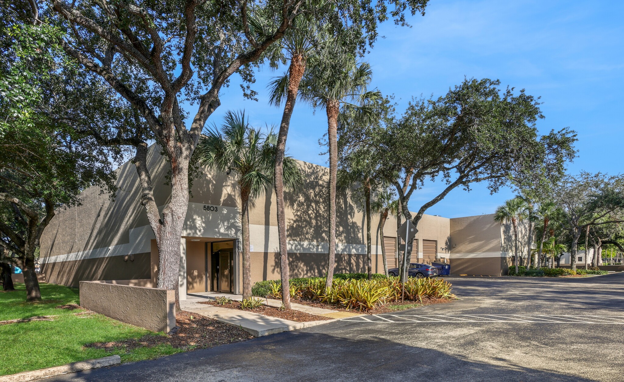 5803 Miami Lakes Dr, Miami Lakes, FL for sale Building Photo- Image 1 of 1