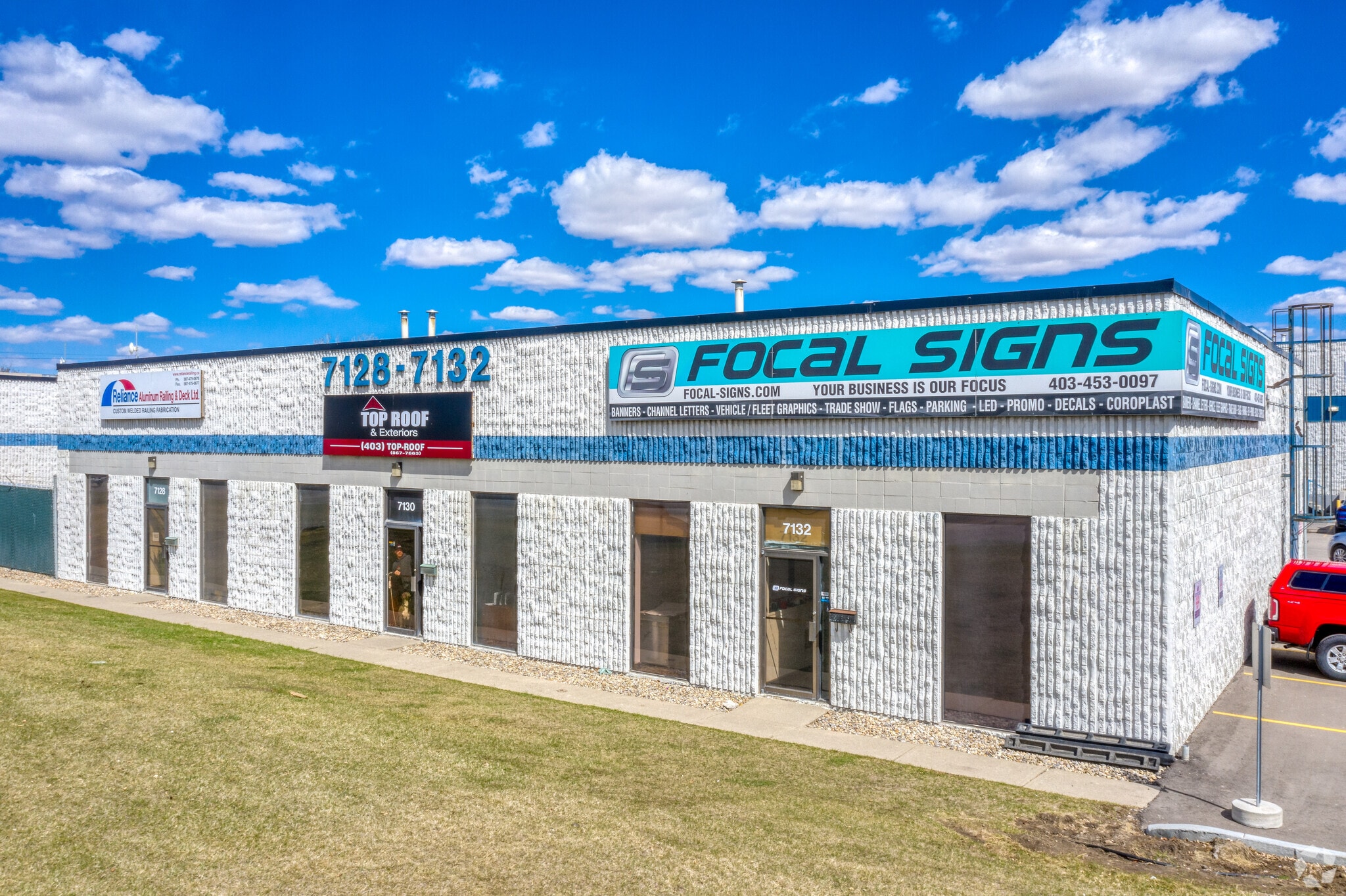 7128-7132 Barlow Trl SE, Calgary, AB for sale Primary Photo- Image 1 of 1