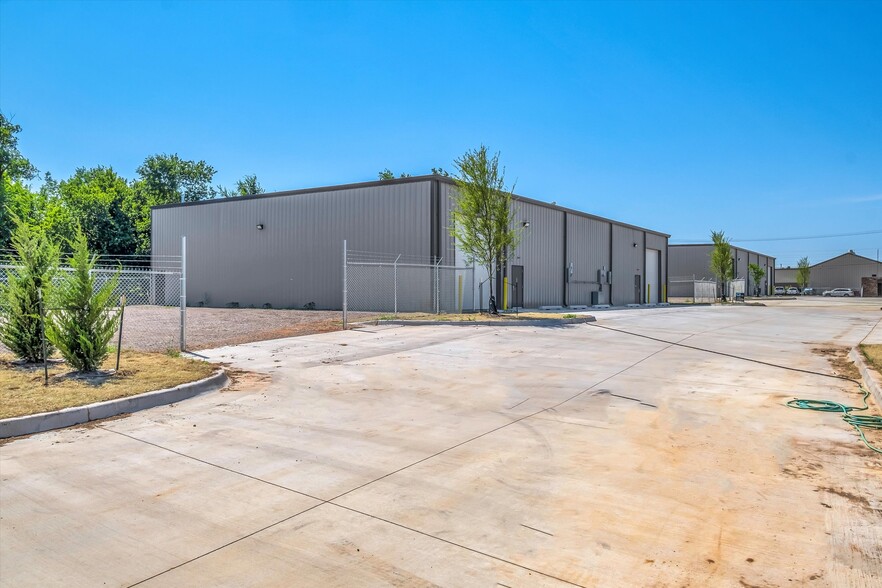 1917 SE 29th St, Oklahoma City, OK for lease - Building Photo - Image 3 of 9