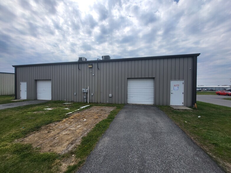 10765 N Laurel Plaza Rd, Laurel, DE 19956 Retail for Lease