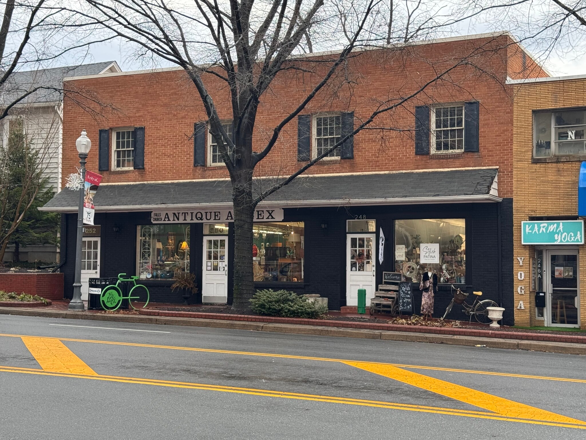 248-252 W Broad St, Falls Church, VA for lease Primary Photo- Image 1 of 10