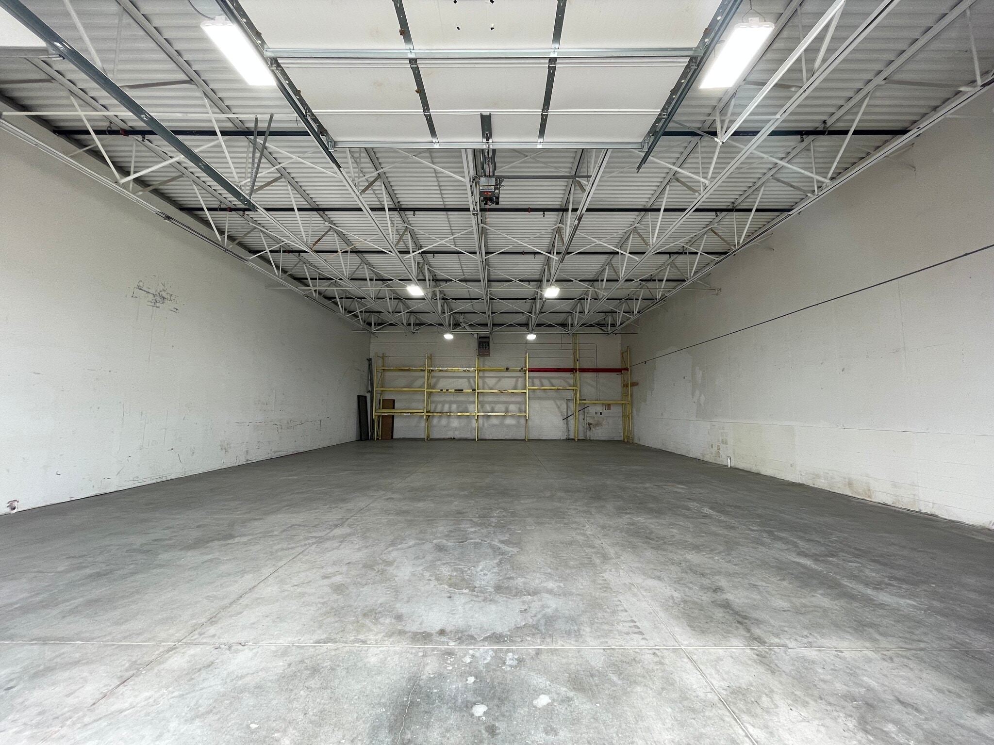 4817 N 56th St, Lincoln, NE for lease Interior Photo- Image 1 of 2