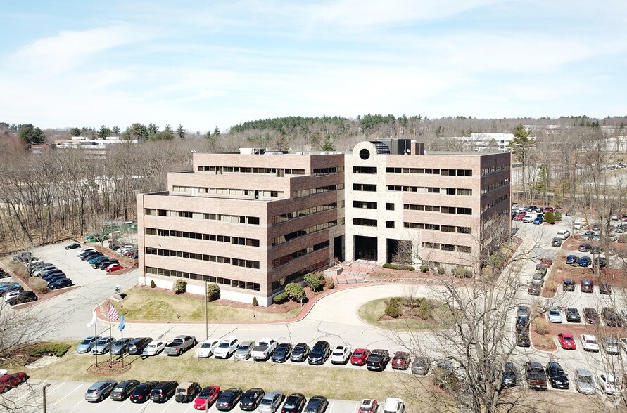 10 Tara Blvd, Nashua, NH for sale - Primary Photo - Image 1 of 1