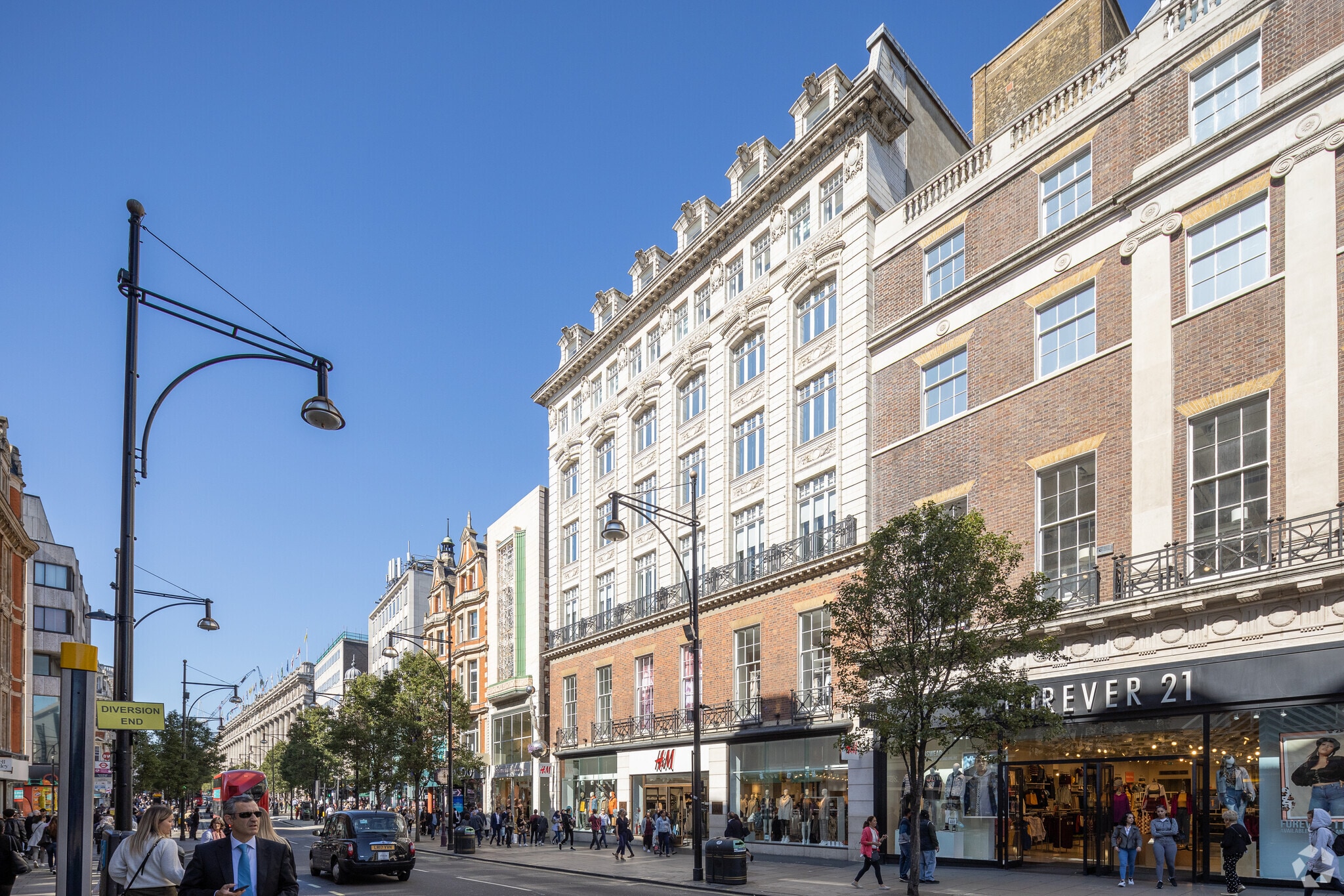 2 Gees Ct, London for sale Primary Photo- Image 1 of 1