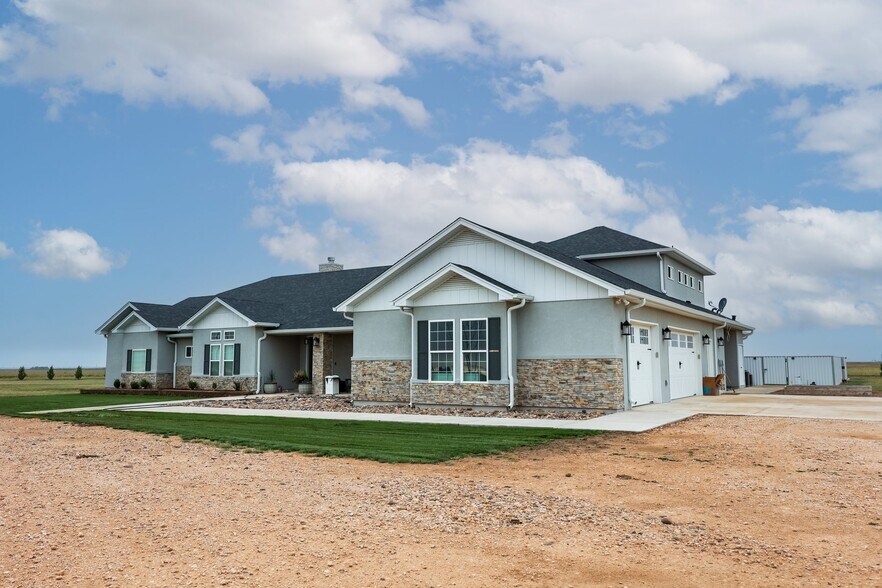 2098 State Rte 108, Texico, NM 88135 +/320 Ac. Custom Home & Open