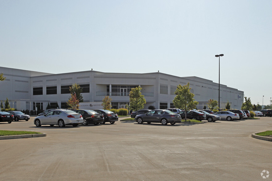 1 Glazer Way, Saint Charles, MO for lease - Building Photo - Image 3 of 3