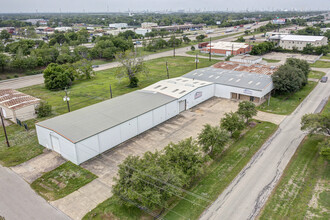 227 N 8th St, La Porte, TX for lease Building Photo- Image 2 of 6