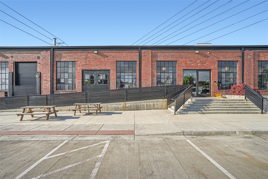 389 S Lipan St, Denver, CO for lease - Primary Photo - Image 1 of 28