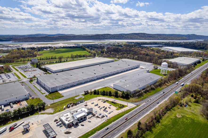 200 Capital Ln, Middletown, PA for lease - Building Photo - Image 3 of 8