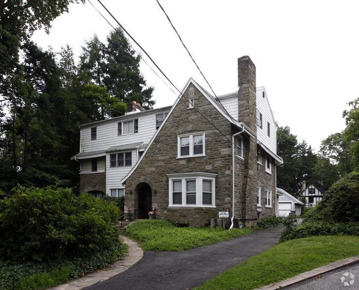 92 S Lansdowne Ave, Lansdowne, PA for sale - Primary Photo - Image 1 of 1