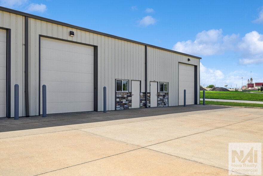 4151 3rd Ave, Marion, IA for lease - Building Photo - Image 2 of 7