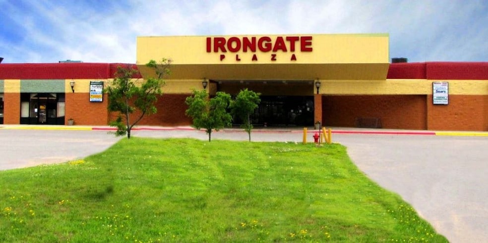 990 W 41st St, Hibbing, MN for sale - Primary Photo - Image 1 of 11