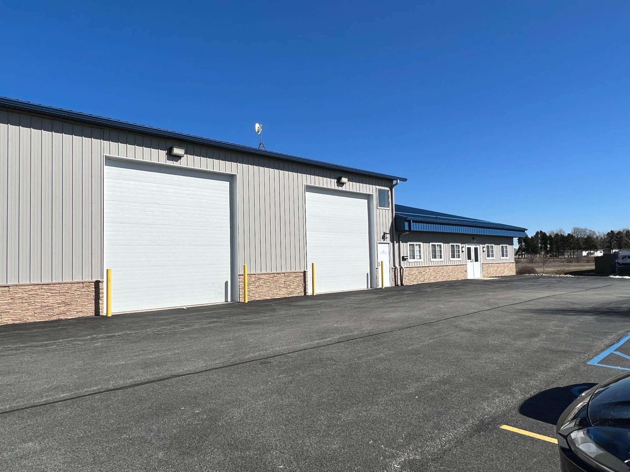 4501 Airport Dr, Valparaiso, IN for lease Building Photo- Image 1 of 5