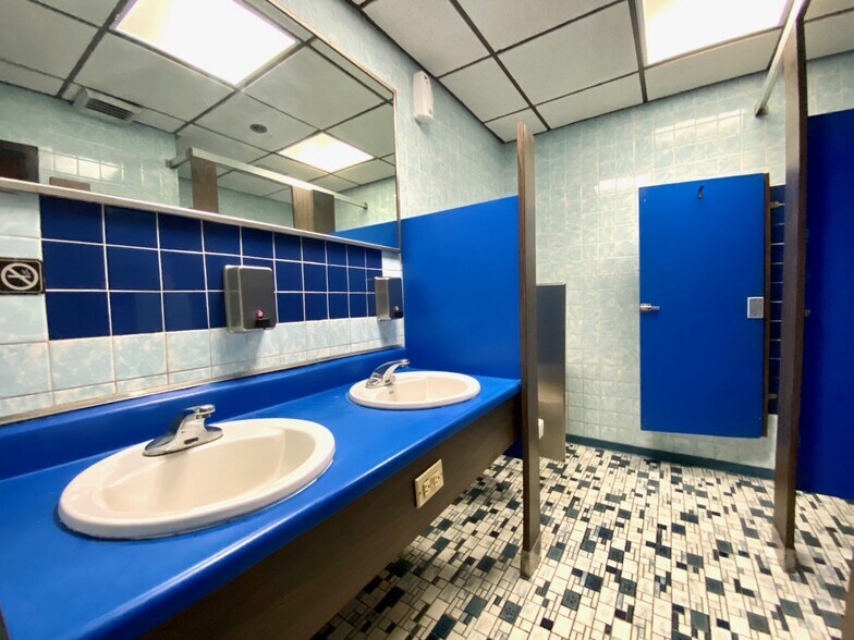 7201 8th Ave, Brooklyn, NY for sale - Building Photo - Image 1 of 1