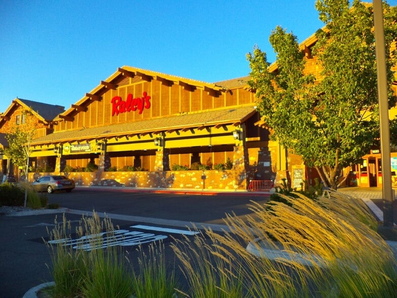 1620 Robb Dr, Reno, NV for lease - Building Photo - Image 2 of 12