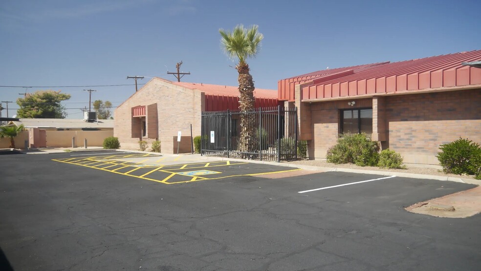 8618 N 35th Ave, Phoenix, AZ for lease - Building Photo - Image 3 of 6